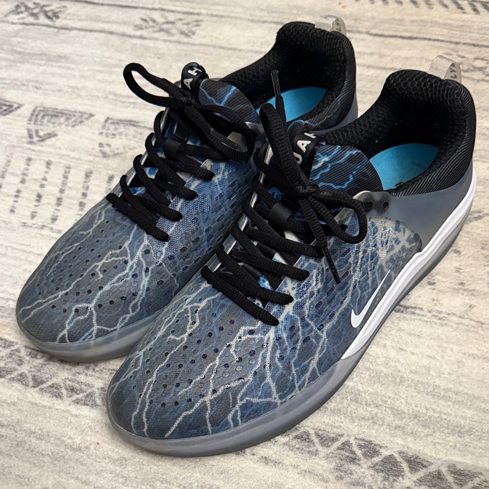 Nike Men's Air Zoom Blue and Black Lightning-Pattern Sneakers